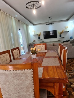 4 BEDROOM BEACH HOUSE