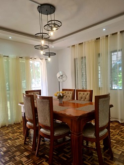 4 BEDROOM BEACH HOUSE